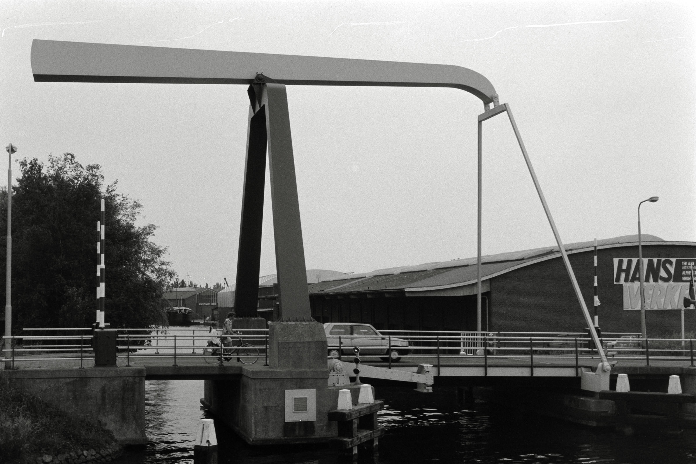 AHP F1992 06 002 sc250507 img19 NLP